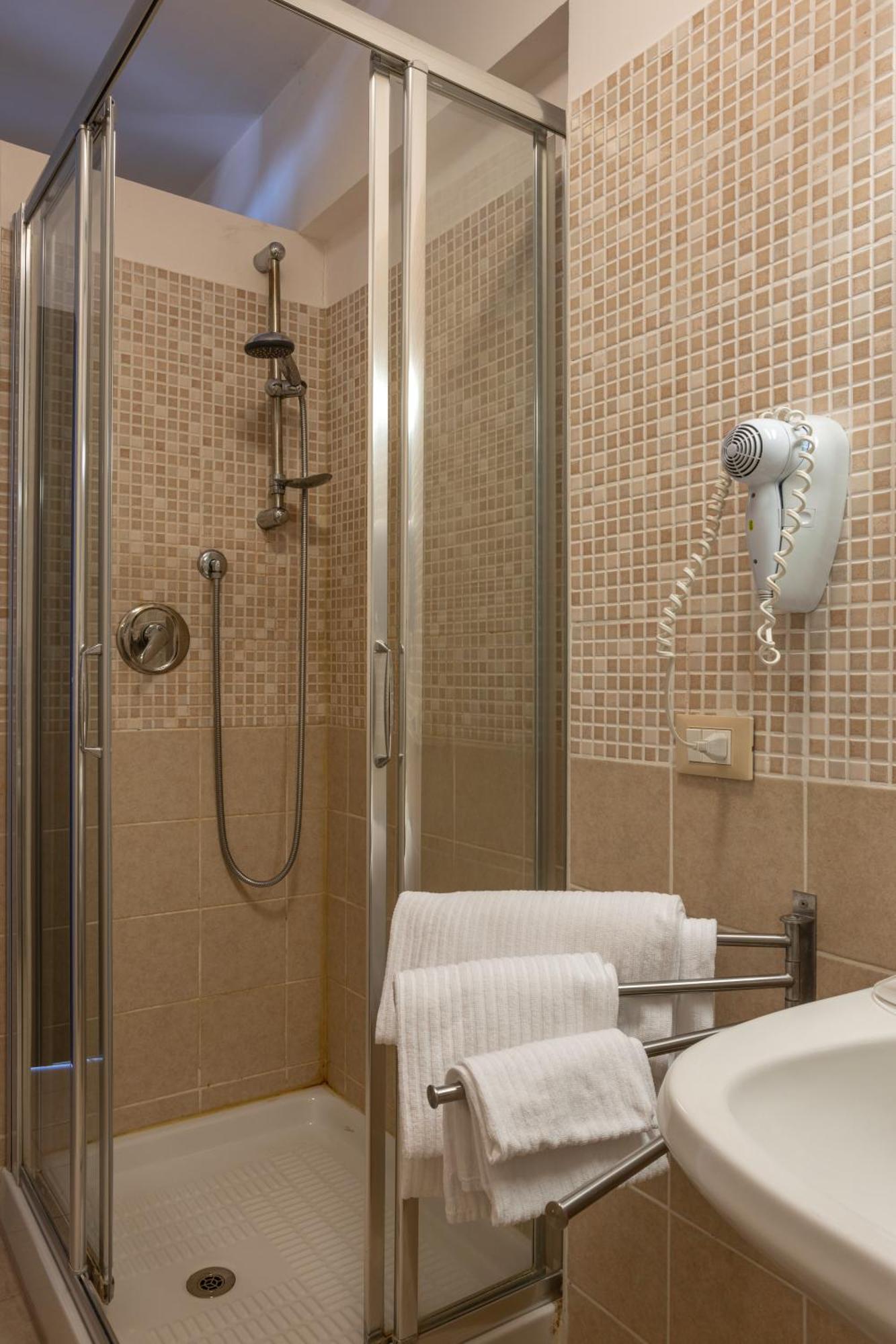 V Hotel Ancona Room photo
