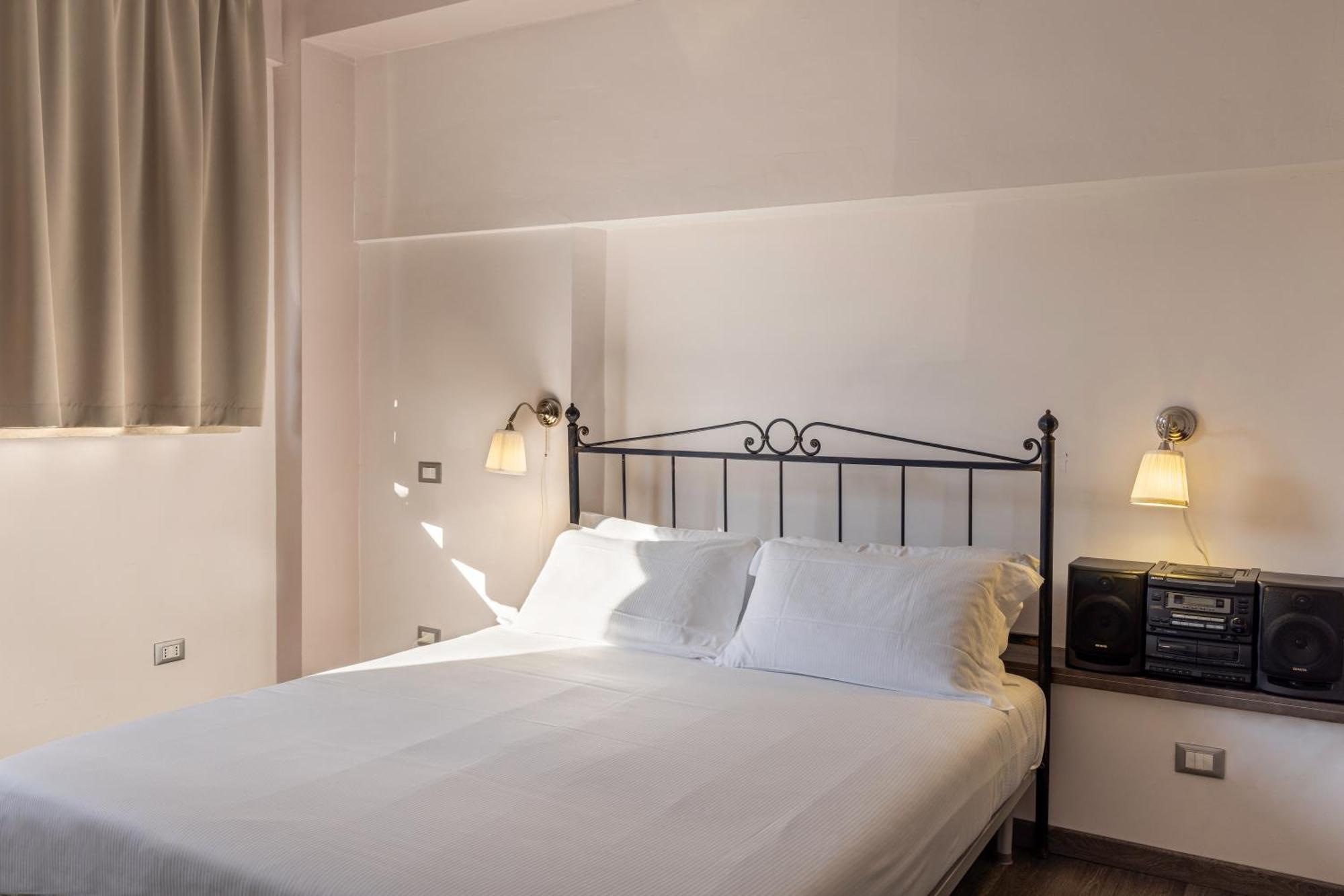 V Hotel Ancona Room photo